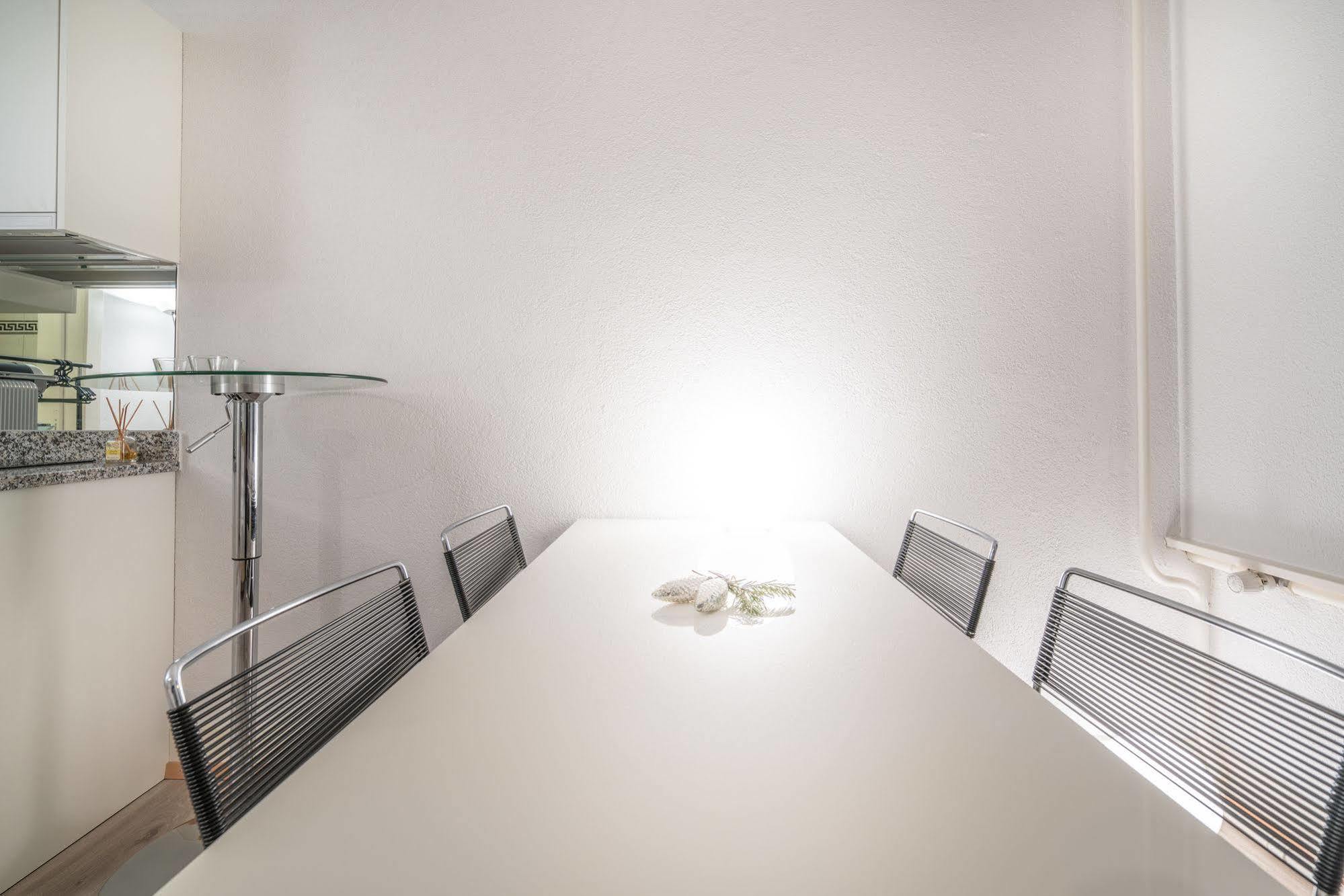 זוג Top City Center Location By Airhome מראה חיצוני תמונה